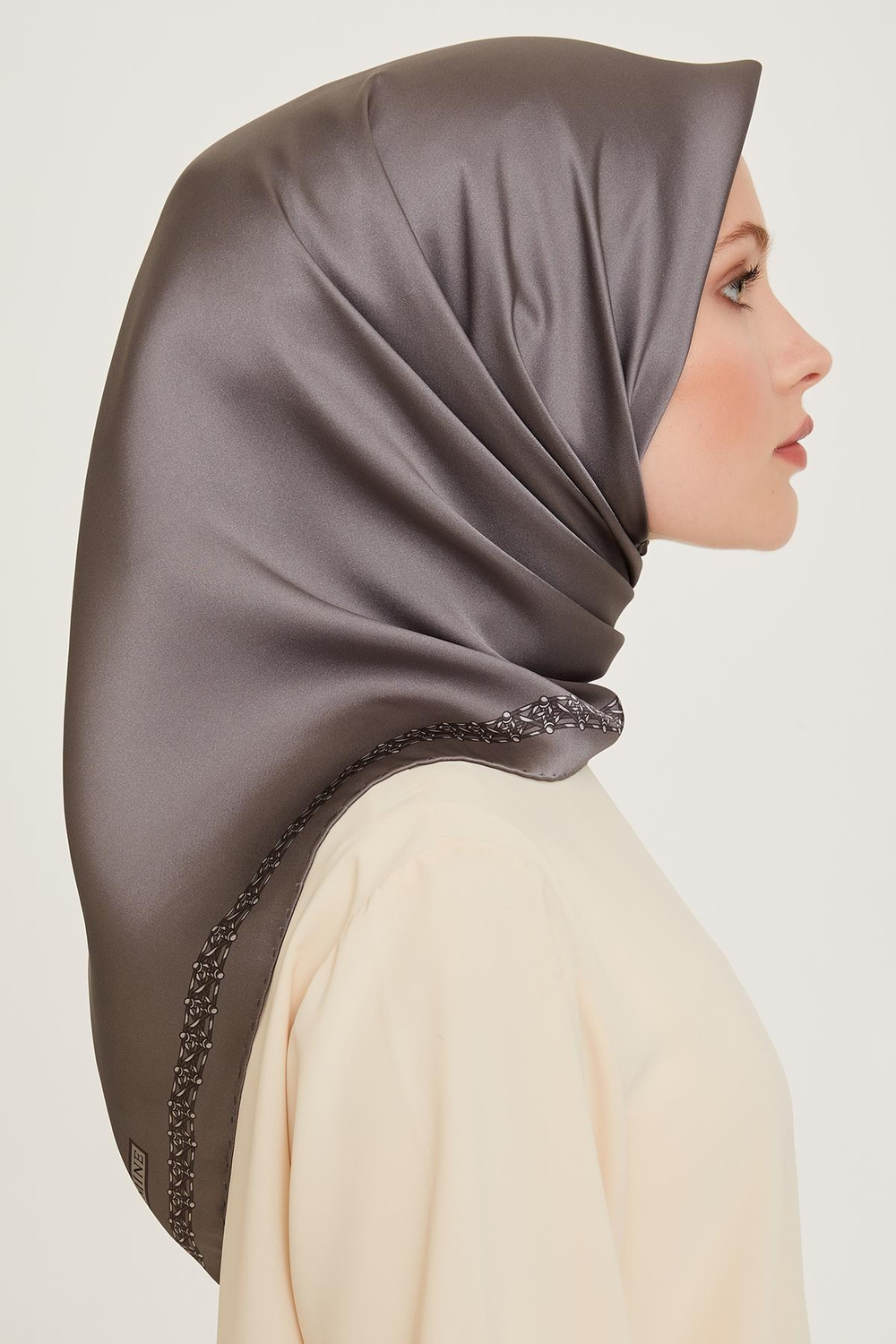 Armine İpek Eşarp 2025 Kış - 9260-32 Koyu Gri Sura