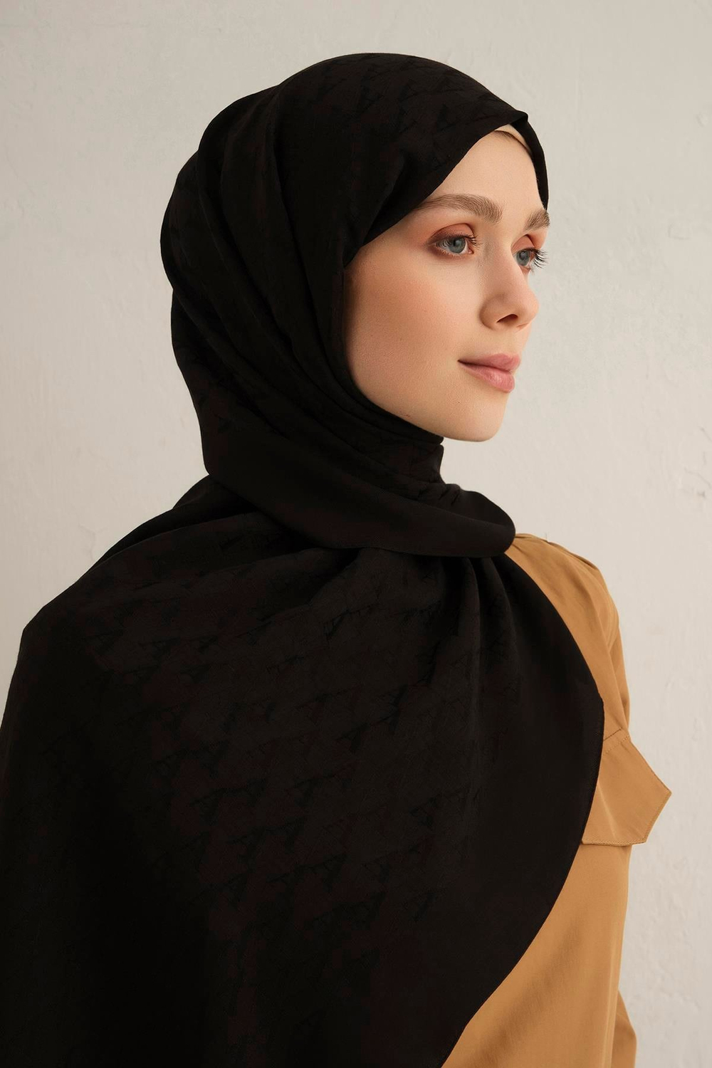 Armine Pamora Şal - Monogram Desenli 3 - Siyah 01