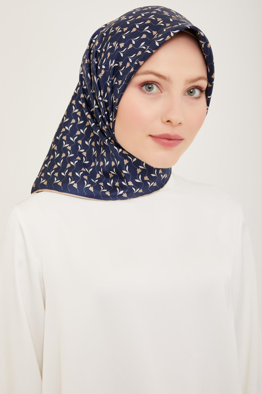 Belli İpek Eşarp - 4001-80 Lacivert Vizon Twill