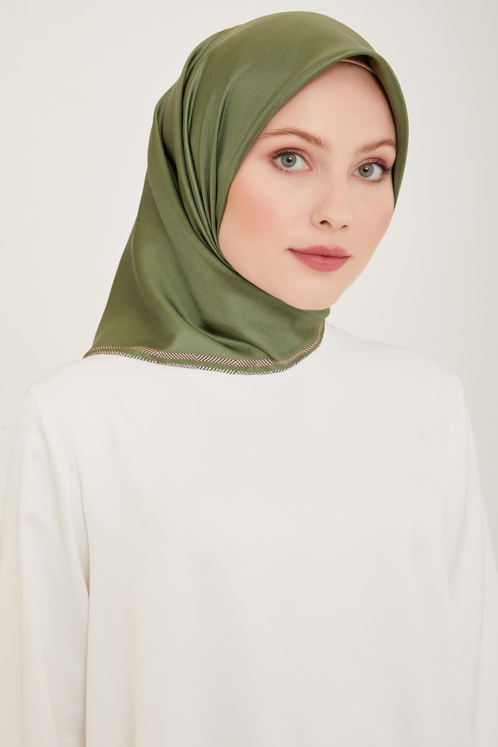Belli İpek Eşarp - 4009-03 Yeşil Twill