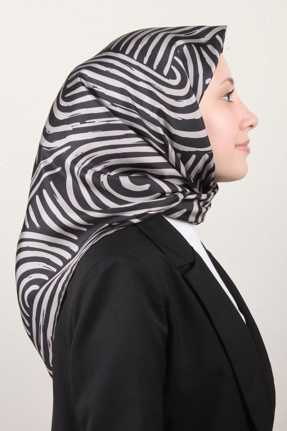 Belli İpek Eşarp - 4010-54 Siyah Twill