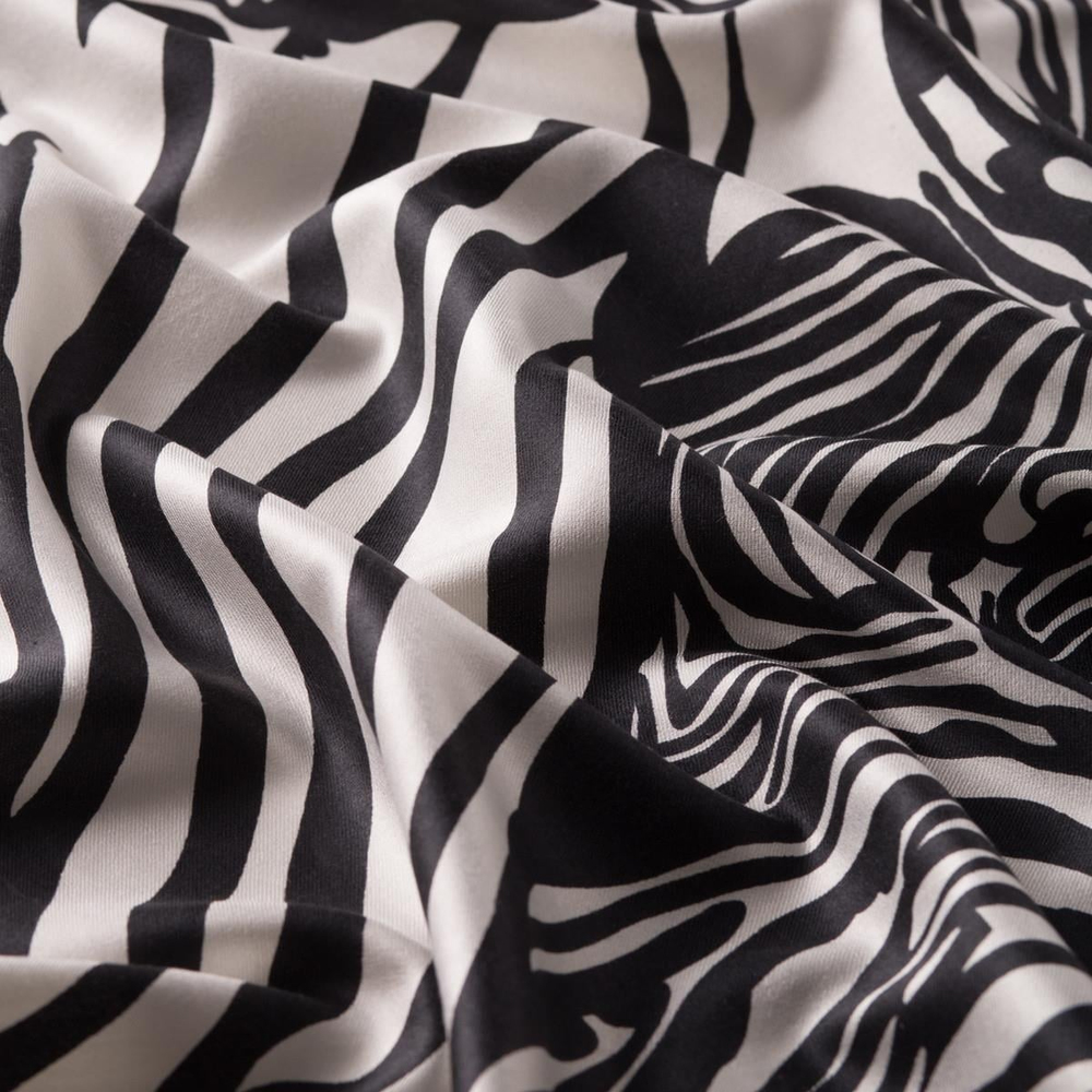 İpekevi Desenli İpek Şal - Zebra Desenli - Siyah Beyaz