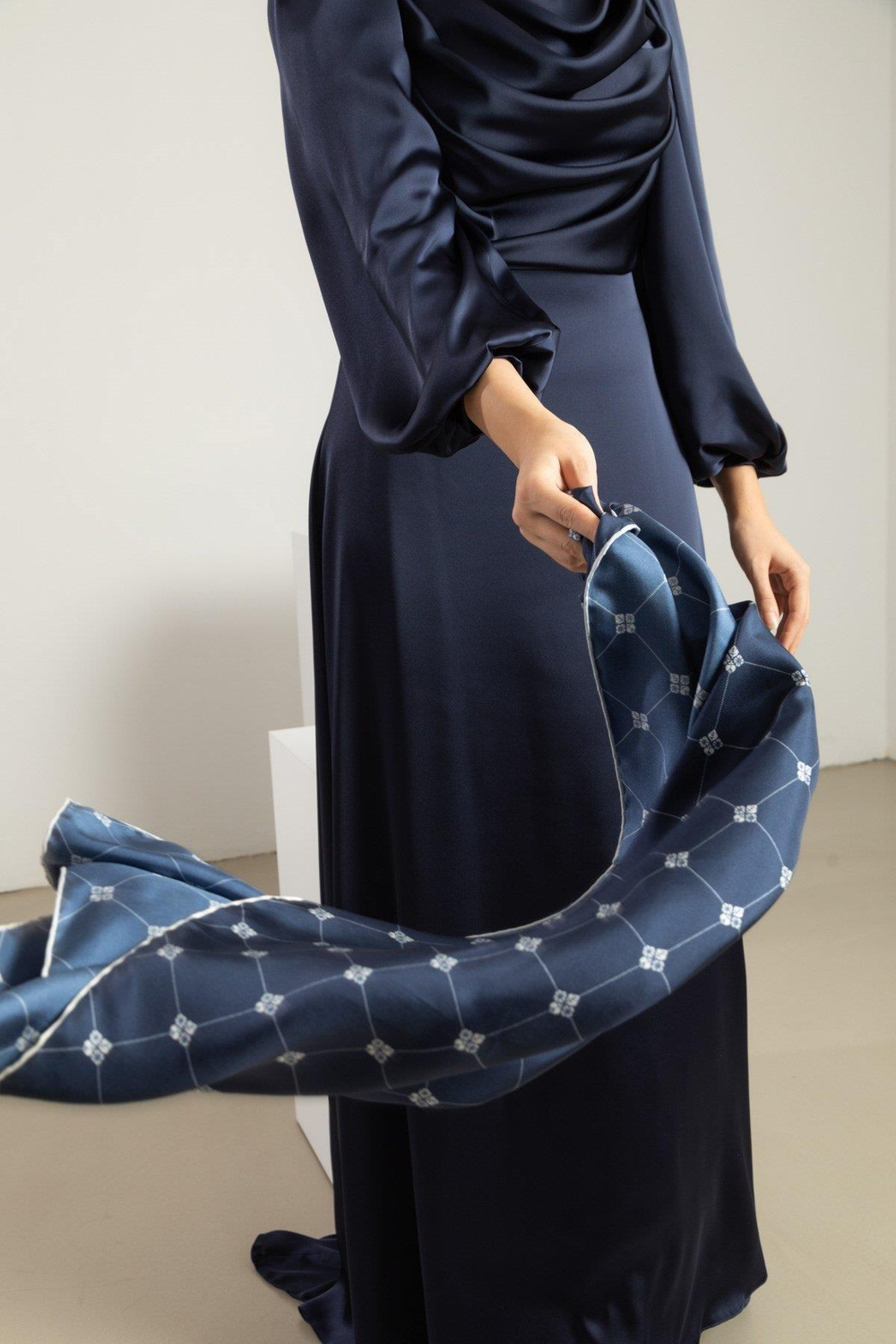 Silk Home Twill İpek Eşarp - 11392-03 Lacivert Ekru