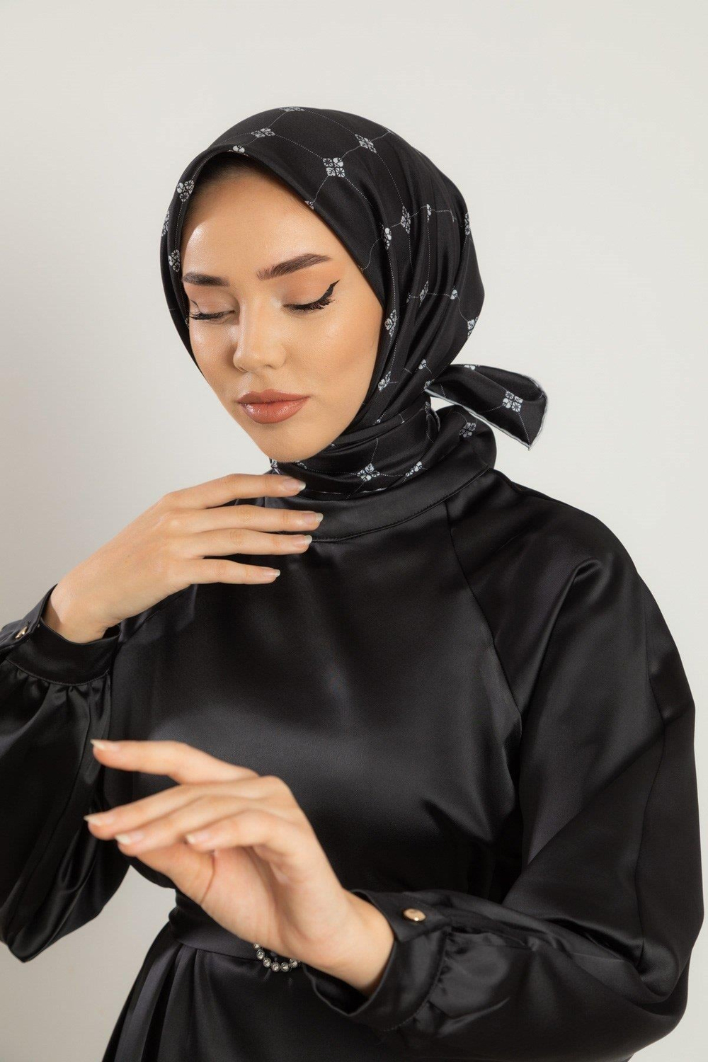 Silk Home Twill İpek Eşarp - 11392-22 Siyah Gümüş