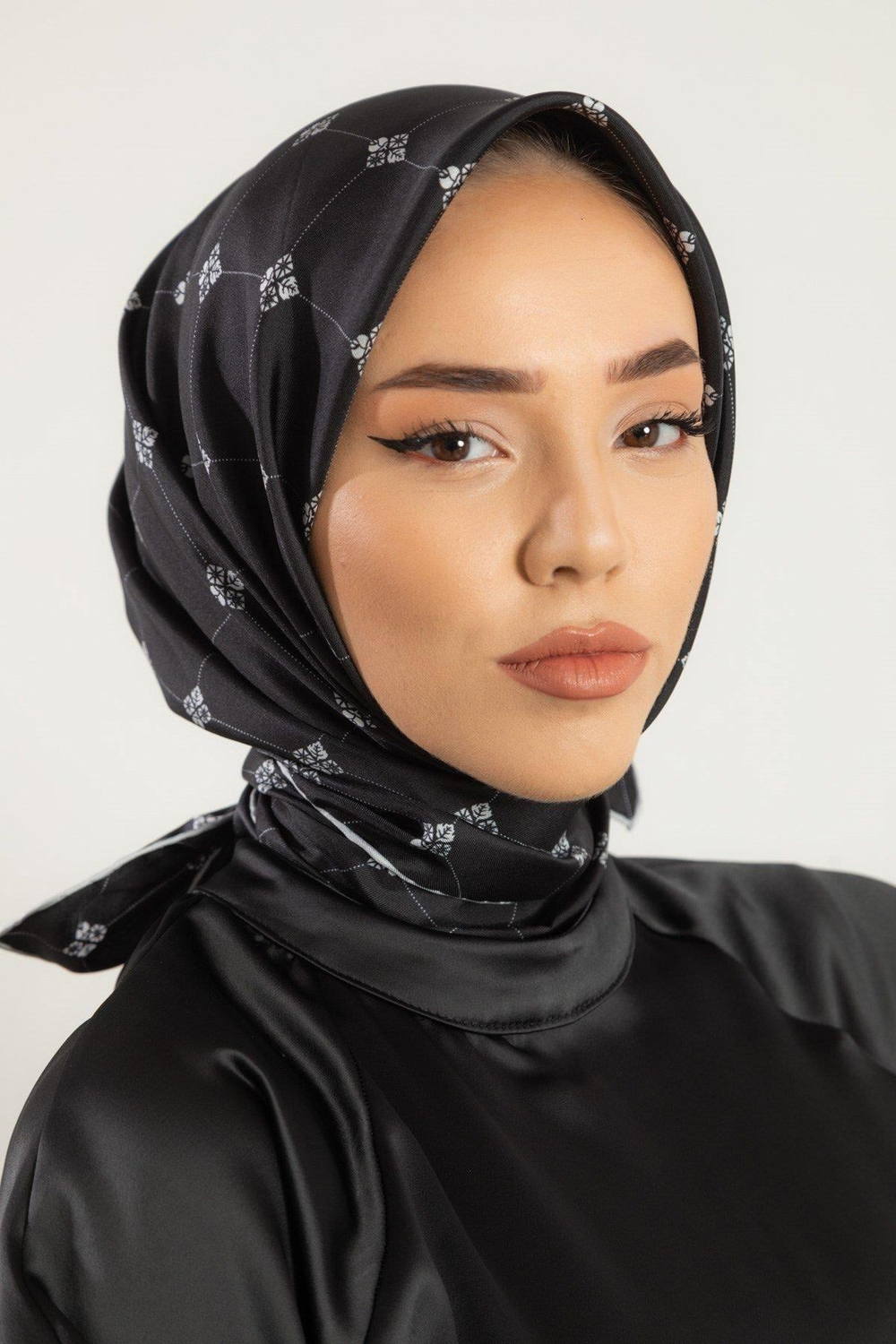 Silk Home Twill İpek Eşarp - 11392-22 Siyah Gümüş