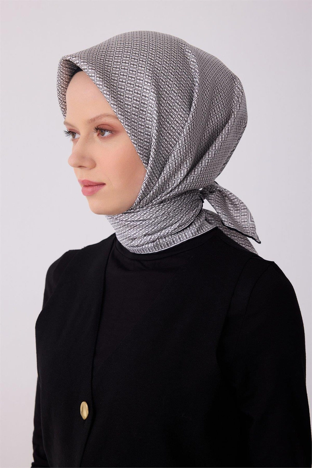 Belli Twill İpek Eşarp - 4321-53 Siyah