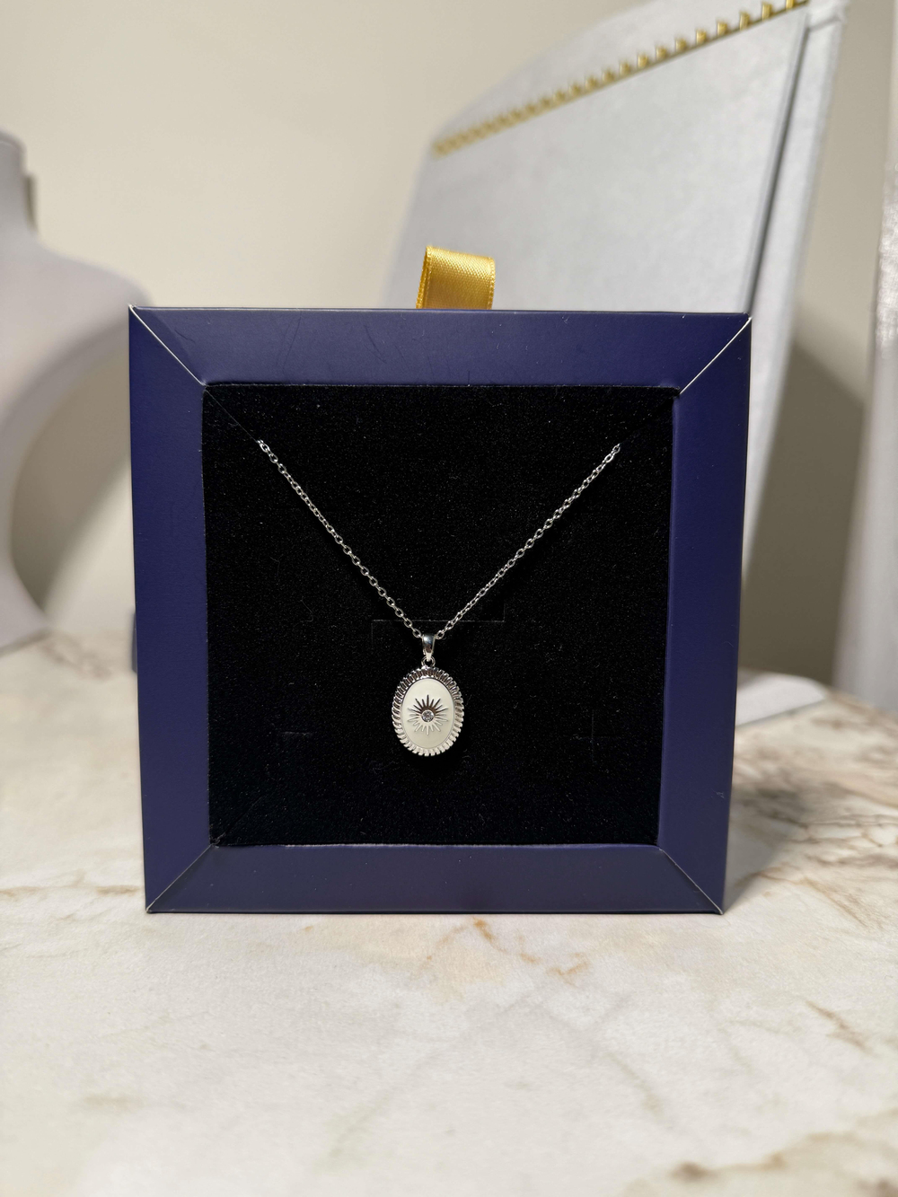 KLASİK ELEGANT TAŞLI ÇELİK KOLYE