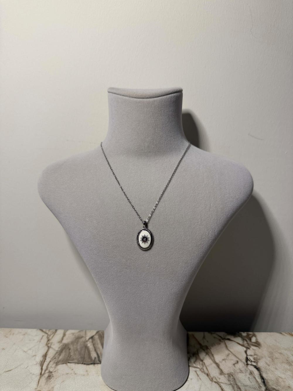 KLASİK ELEGANT TAŞLI ÇELİK KOLYE