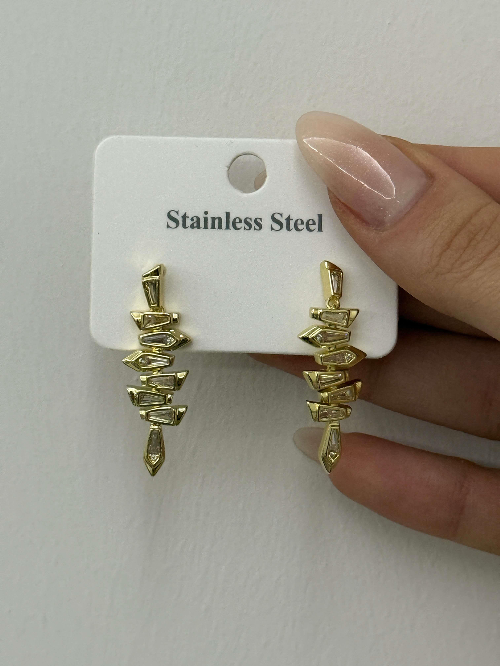 PREMİUM TAŞLI GOLD SALLANTILI KÜPE