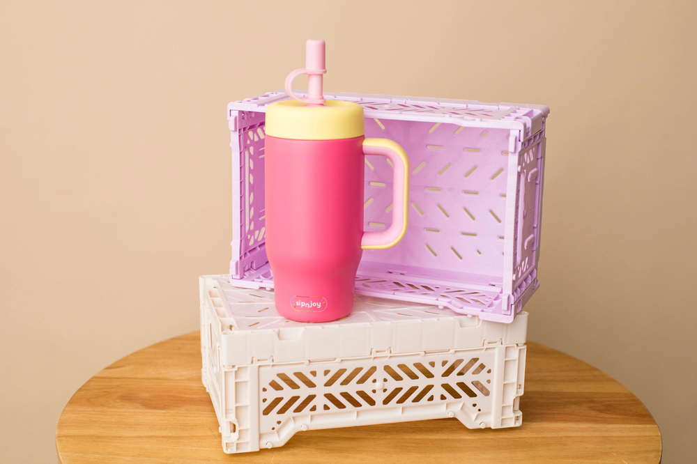 SipnJoy - HandleHug Tumbler | 550 ml - Pembe