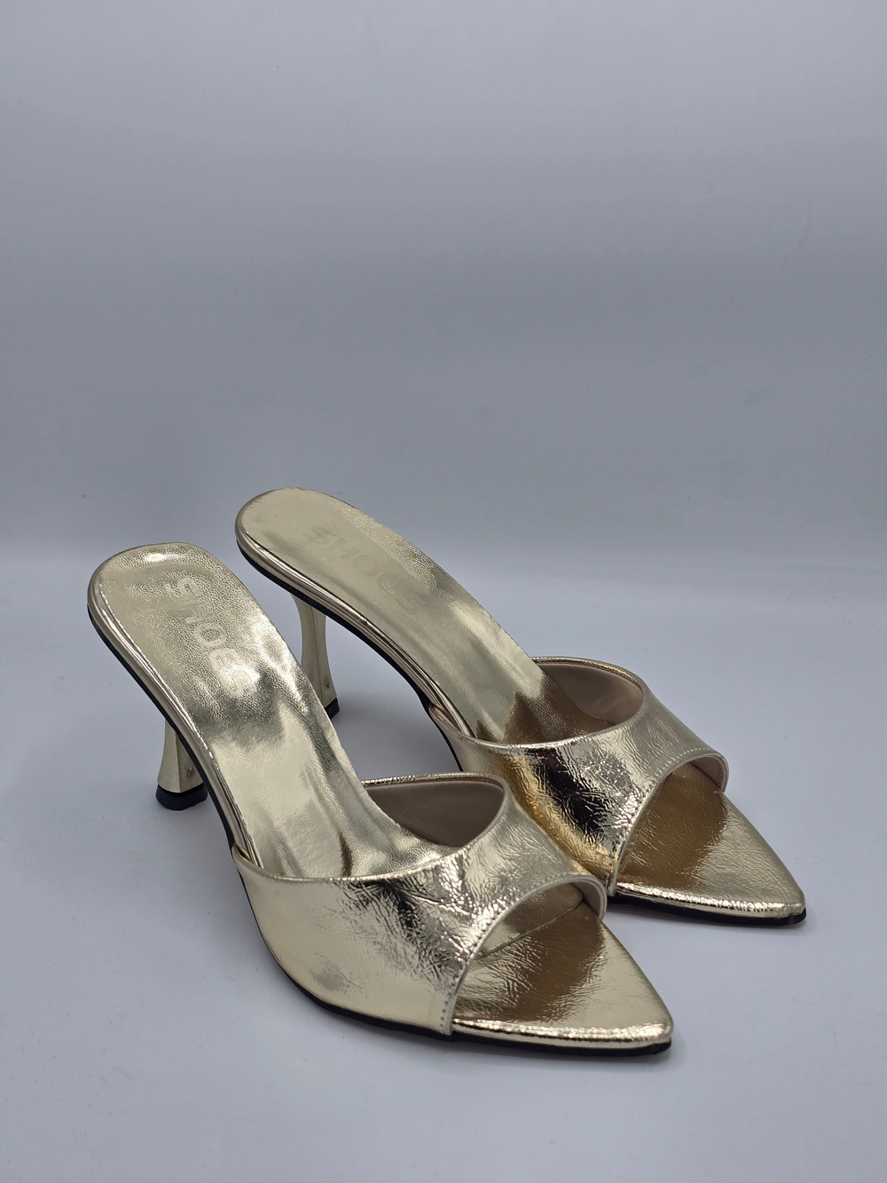 LUVESTASHOES SİVRİ BURUNLU TOPUKLU TERLİK GOLD