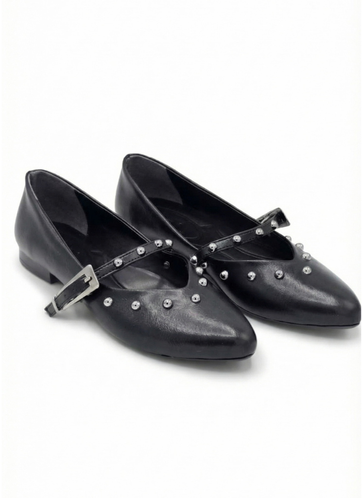 Luvestashoes Siyah Metal Zımba Detaylı Tokalı Babet