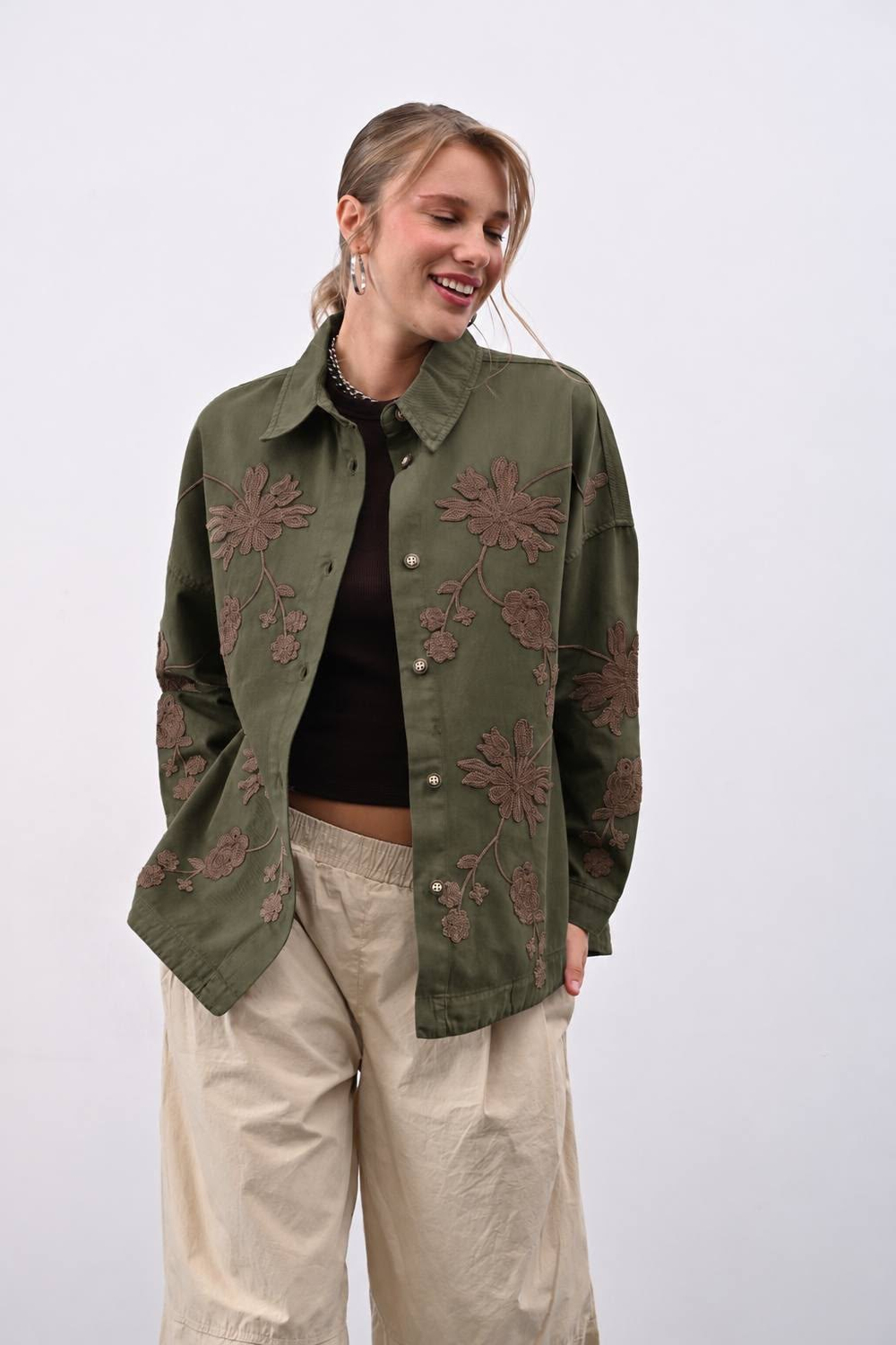 Çiçek İşlemeli Oversize Jean Ceket – Haki