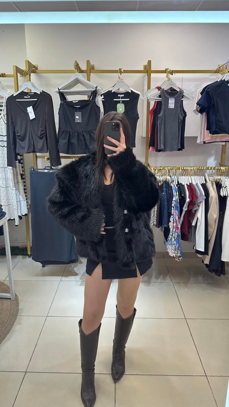 Marka model siyah kürk