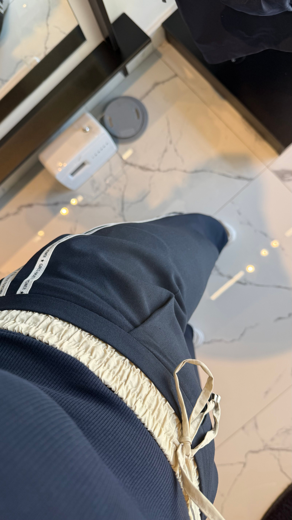 Şerit Detaylı Pantolon