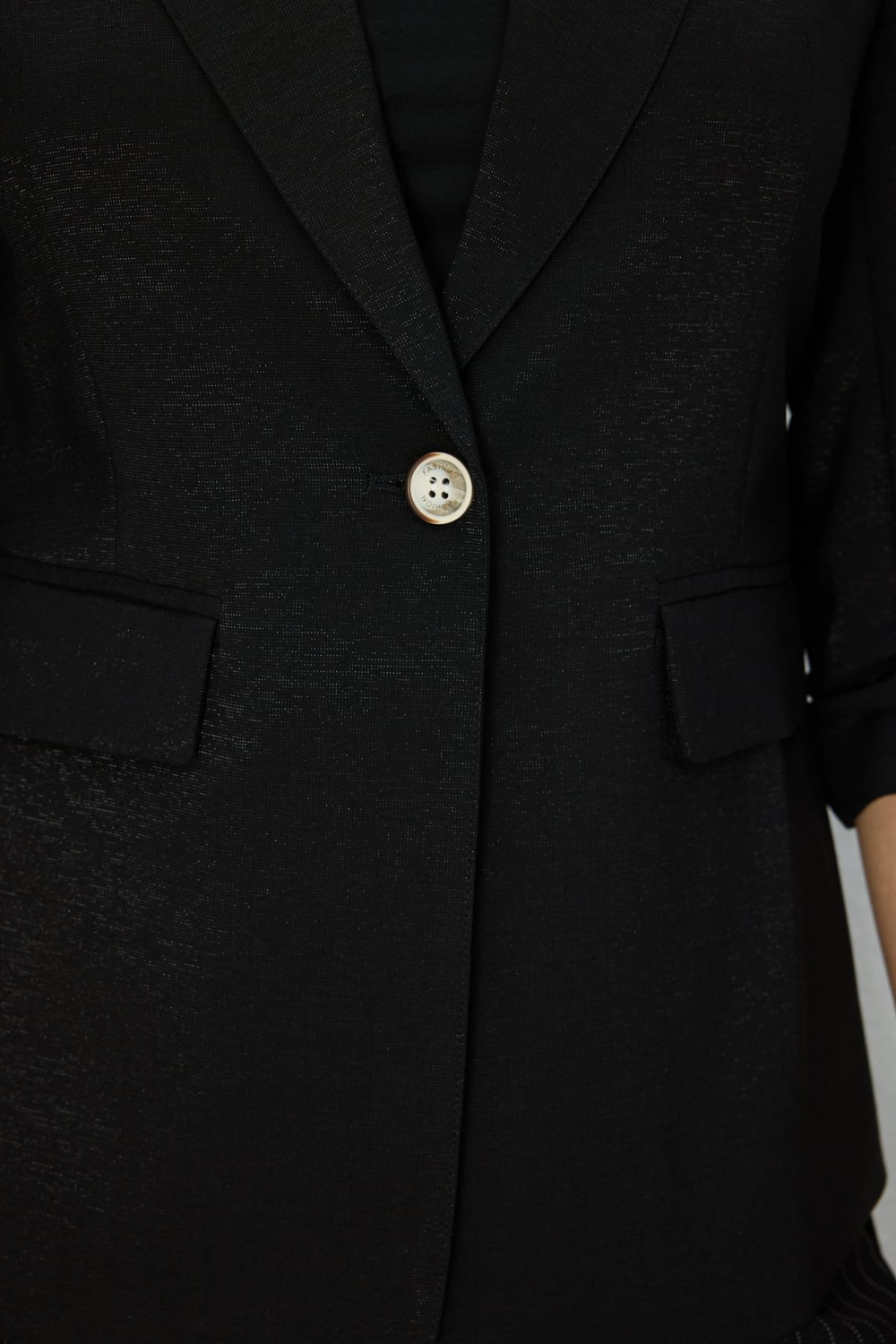 Ekol Kolu Büzgülü Kapak Cepli Ceket SIYAH