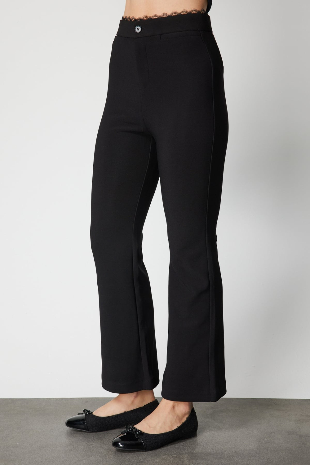 On Beli Dantelli İspanyol Paça Pantolon SIYAH