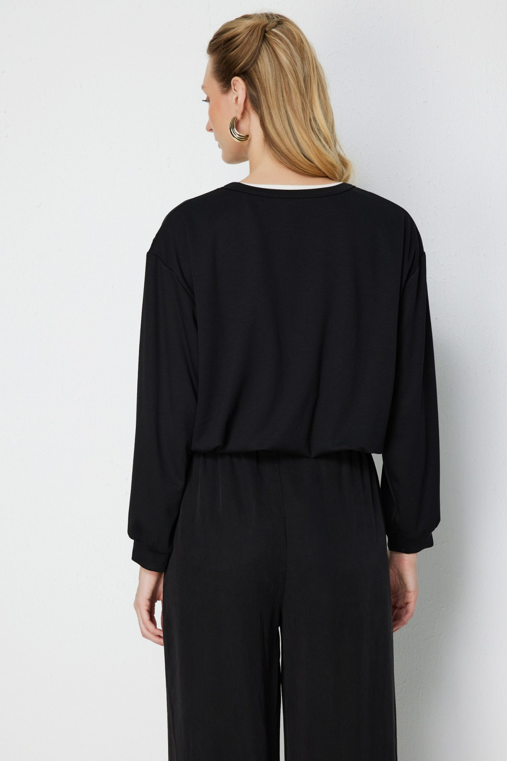 On Beli Lastikli Zincirli Crop Sweat SIYAH