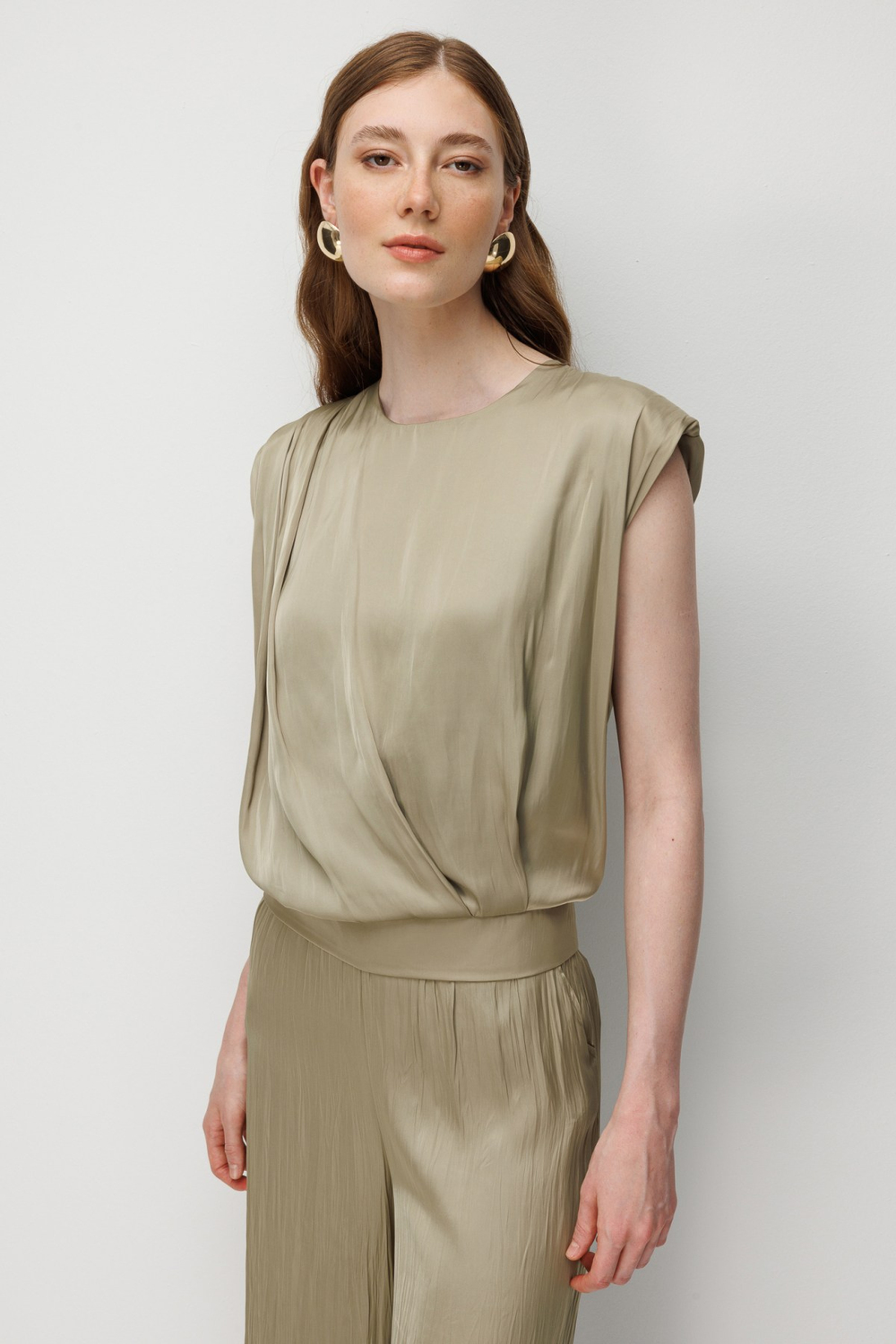 On Drape Detaylı Kolsuz Bluz CAGLA