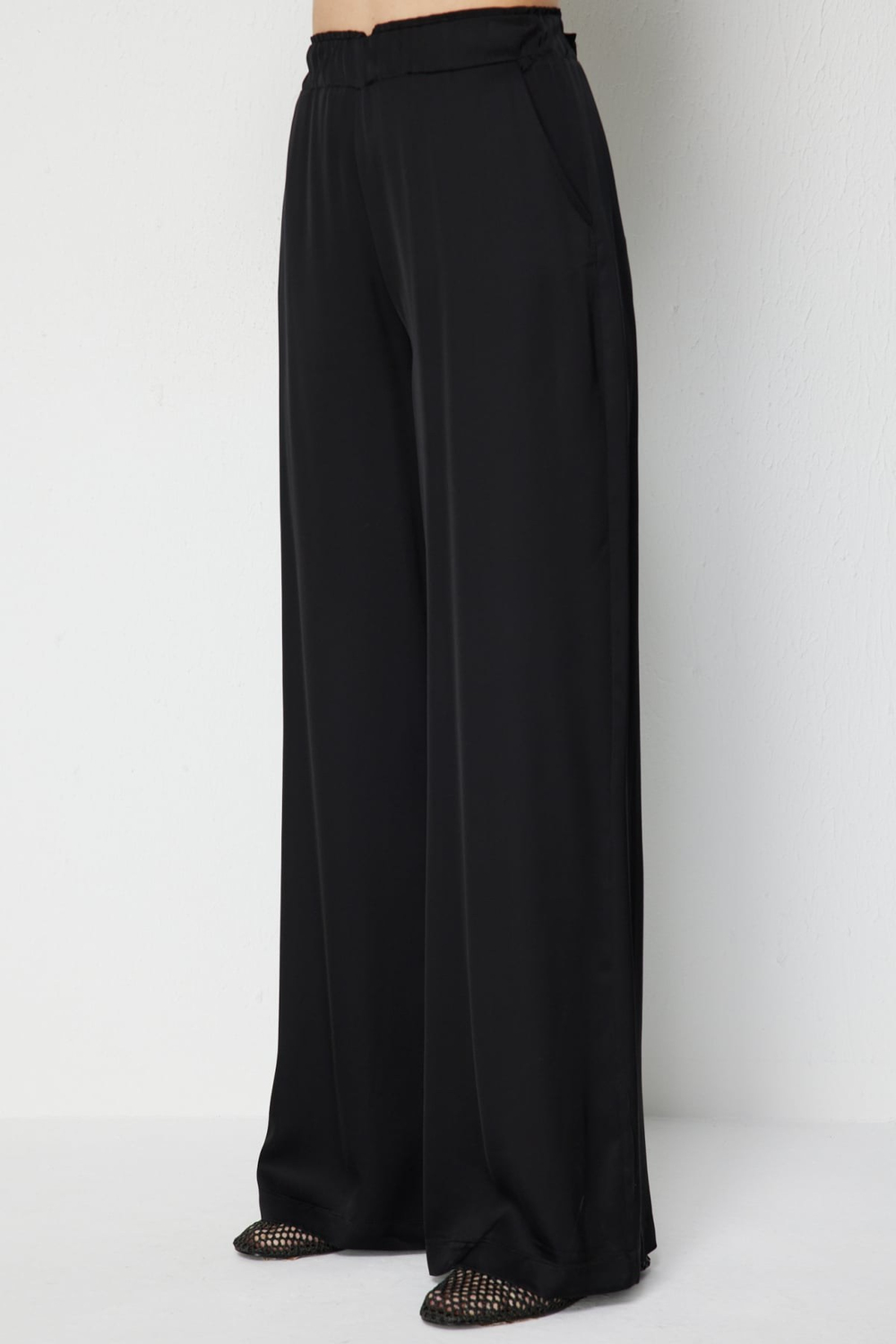 On Saten Kumaşlı Beli Lastikli Pantolon SIYAH
