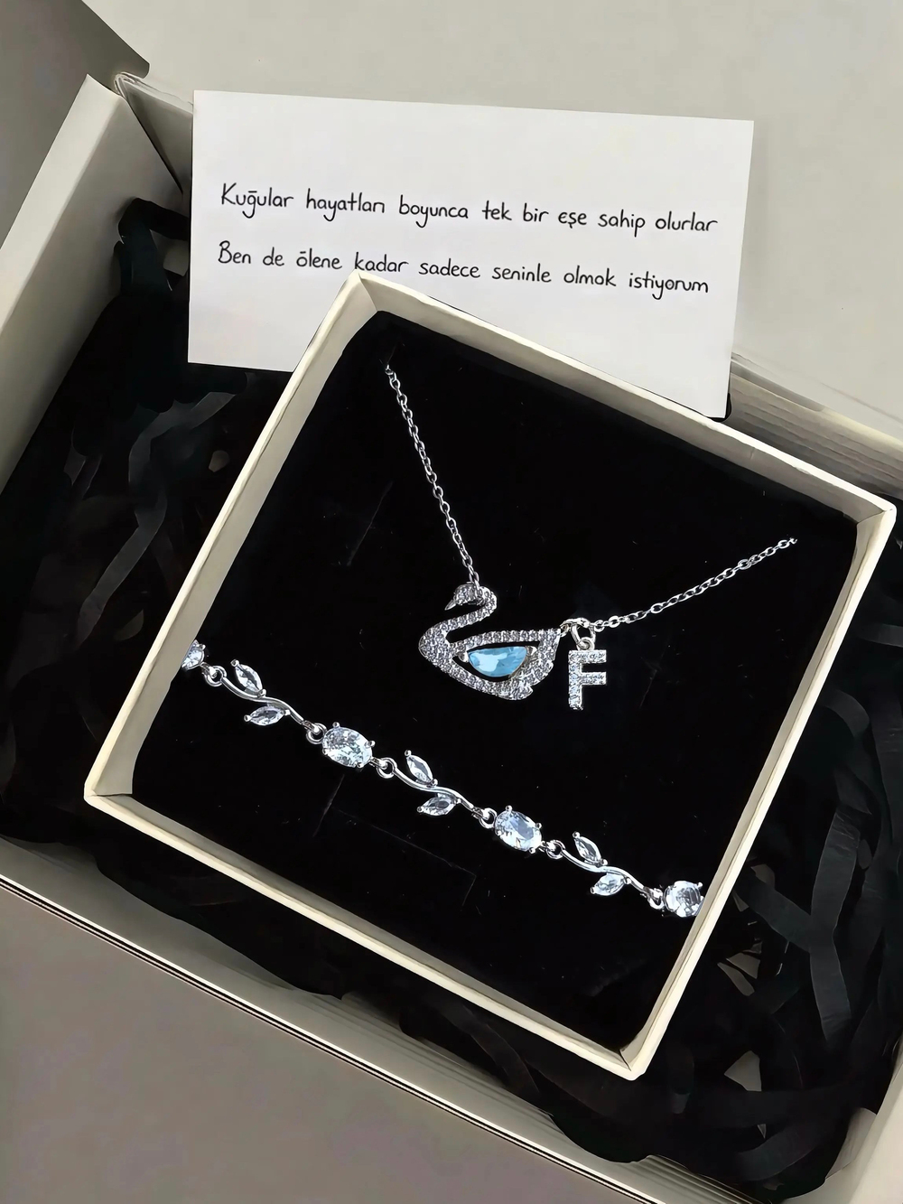 Mavi taşlı gümüş renk kuğu kolye ve bileklik seti