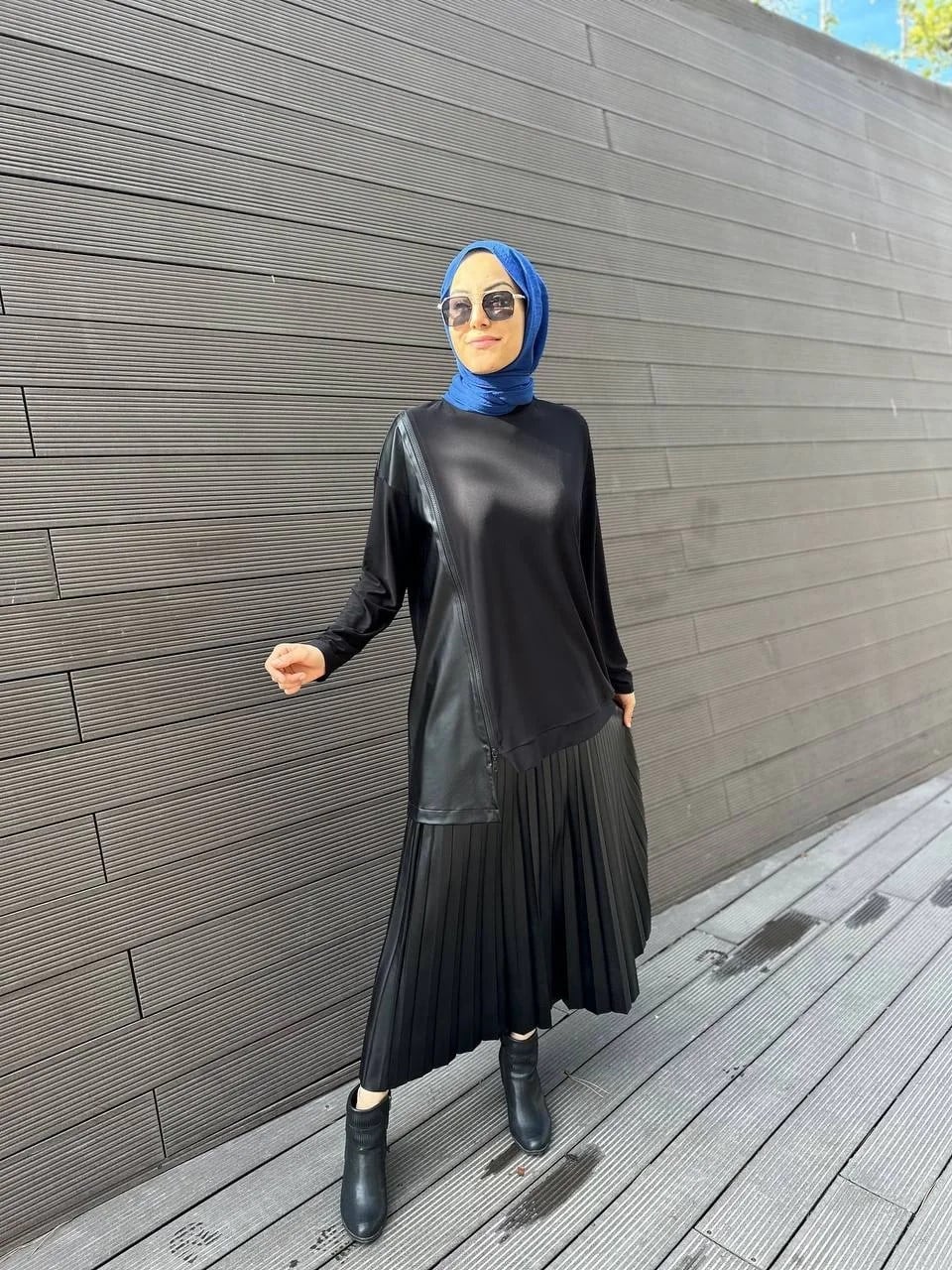 Heddy & Nurcan Çetin 24235 Siyah Deri Pilise Etekli Takım