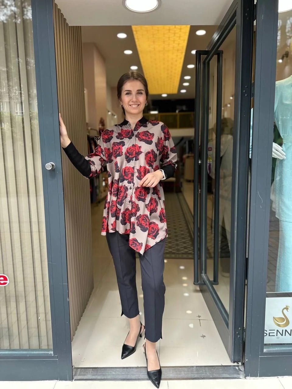 İnvee 6452 Siyah-Camel Gül Desenli Tunik