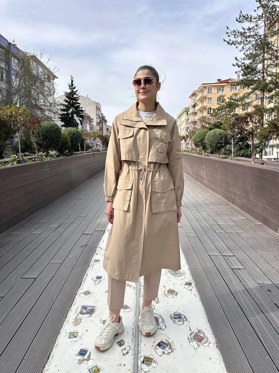 Lisa Exclusive 5055 Bej Taş İşlemeli Trenç