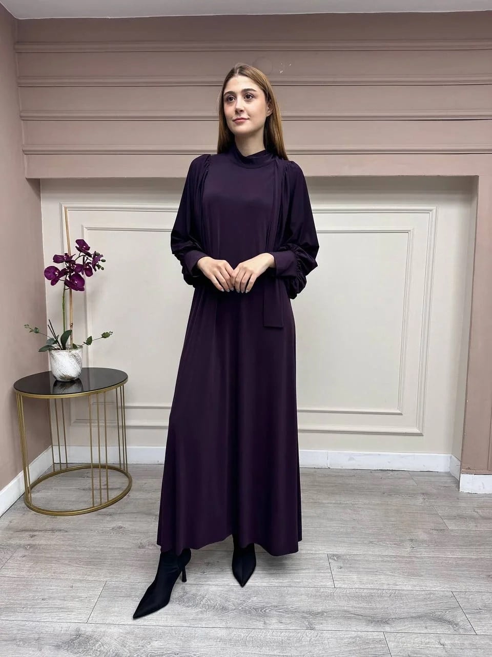 Noi 74205 Mürdüm Jarse Omuzu Büzgülü Yakadan Fularlı Elbise