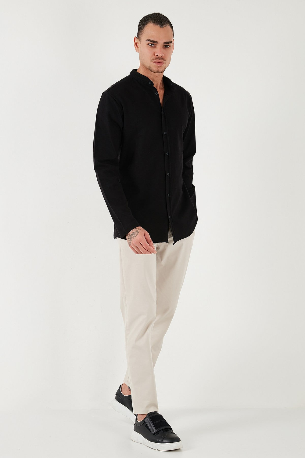 % 100 Pamuk Slim Fit Hakim Yaka Erkek Gömlek 5902800 SİYAH