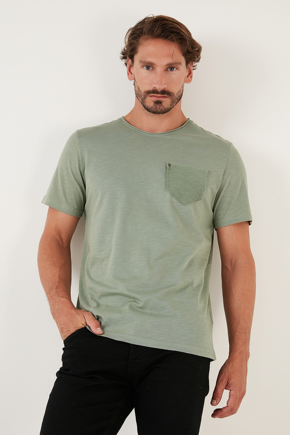 % 100 Pamuklu Slim Fit Bisiklet Yaka Cepli Erkek T Shirt 5902000 YEŞİL