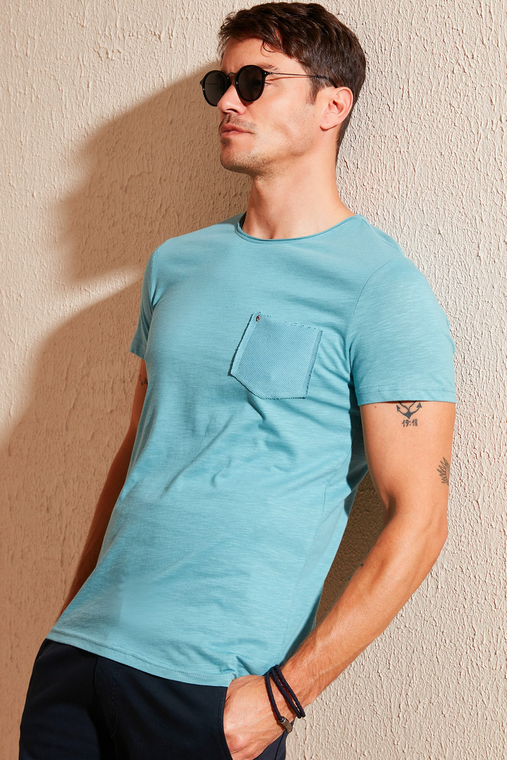 % 100 Pamuklu Slim Fit Bisiklet Yaka Cepli Erkek T Shirt 5902000 MAVİ