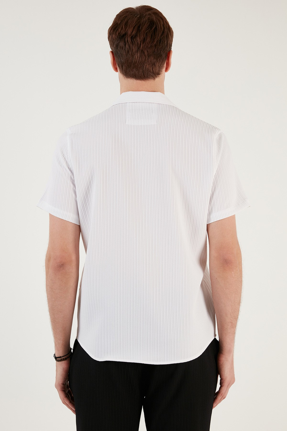 Apaş Yaka Kısa Kollu Regular Fit Erkek Gömlek CF24S117842 BEYAZ