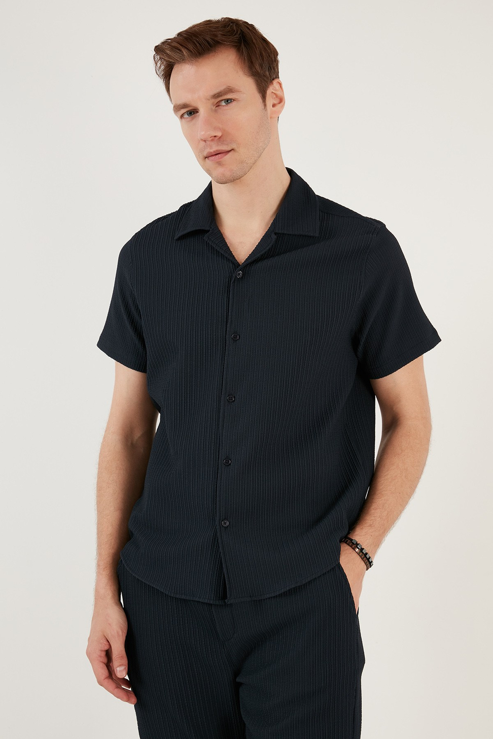 Apaş Yaka Kısa Kollu Regular Fit Erkek Gömlek CF24S117842 LACİVERT