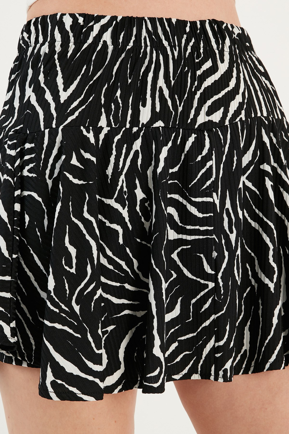 Beli Lastikli Mini Şort Kadın Etek 5864024 SİYAH-ZEBRA