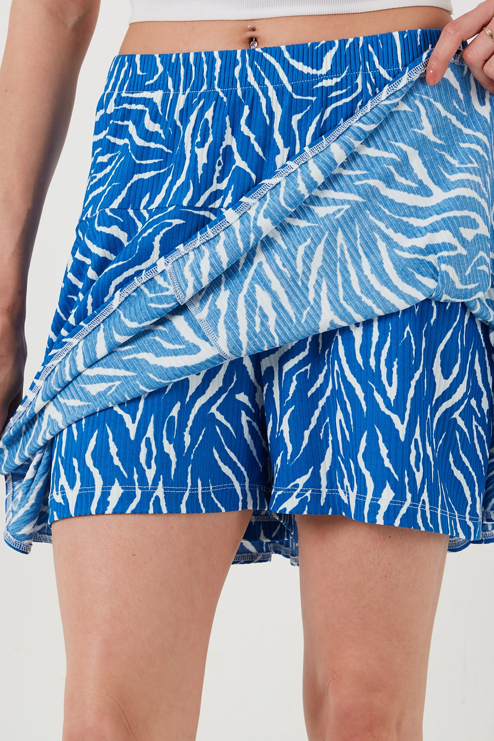 Beli Lastikli Mini Şort Kadın Etek 5864024 Saks-Zebra