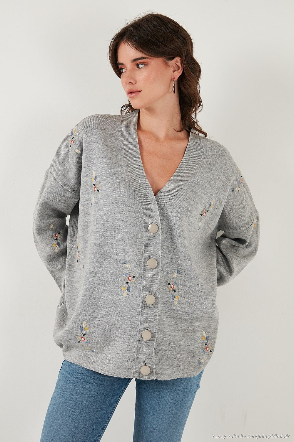 Çiçek İşlemeli Oversize Fit V Yaka Düğmeli Kadın Hırka 4616191 AÇIK GRİ