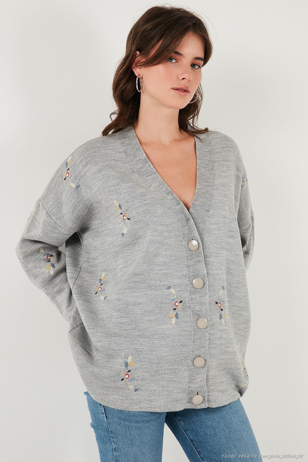 Çiçek İşlemeli Oversize Fit V Yaka Düğmeli Kadın Hırka 4616191 AÇIK GRİ