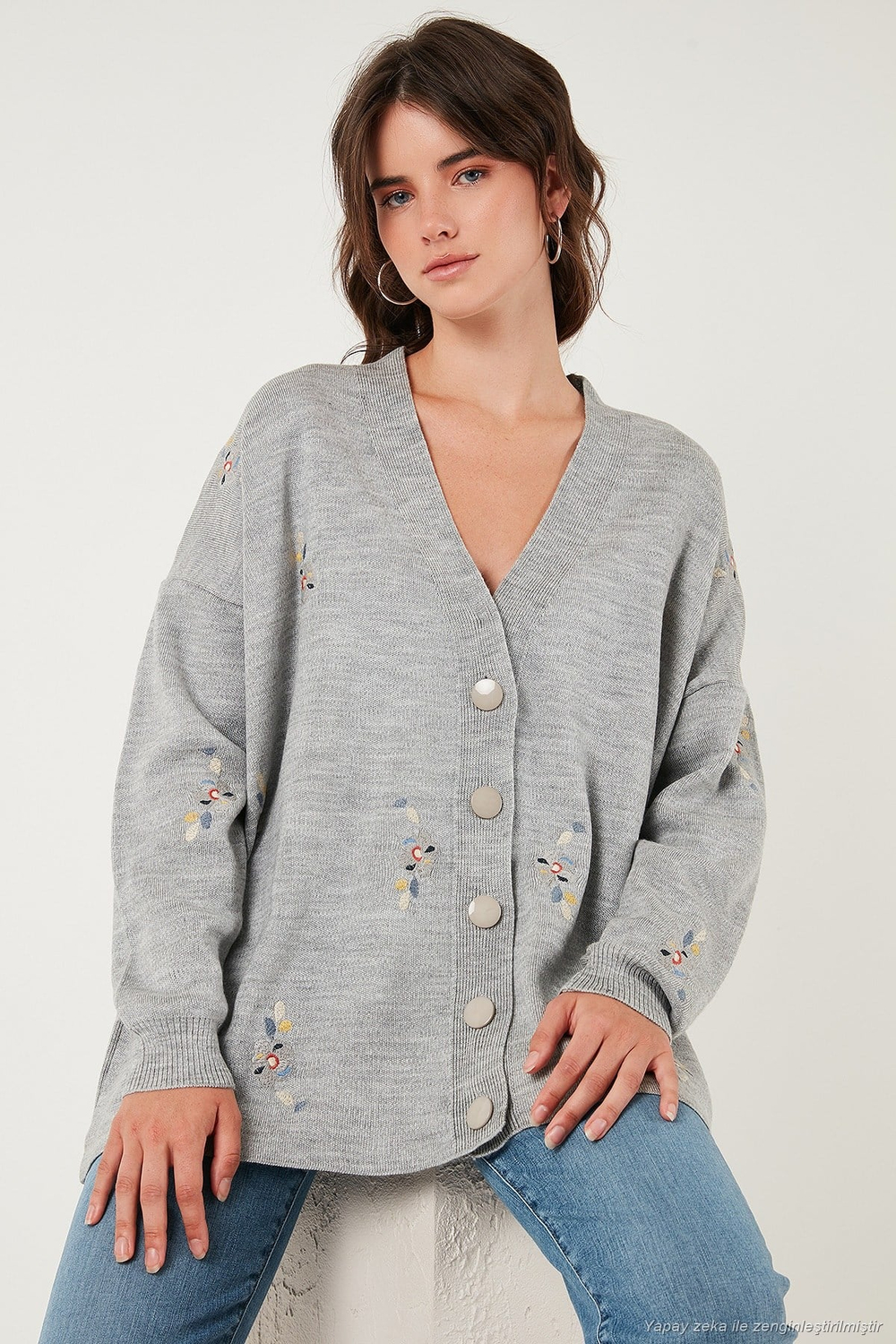 Çiçek İşlemeli Oversize Fit V Yaka Düğmeli Kadın Hırka 4616191 AÇIK GRİ