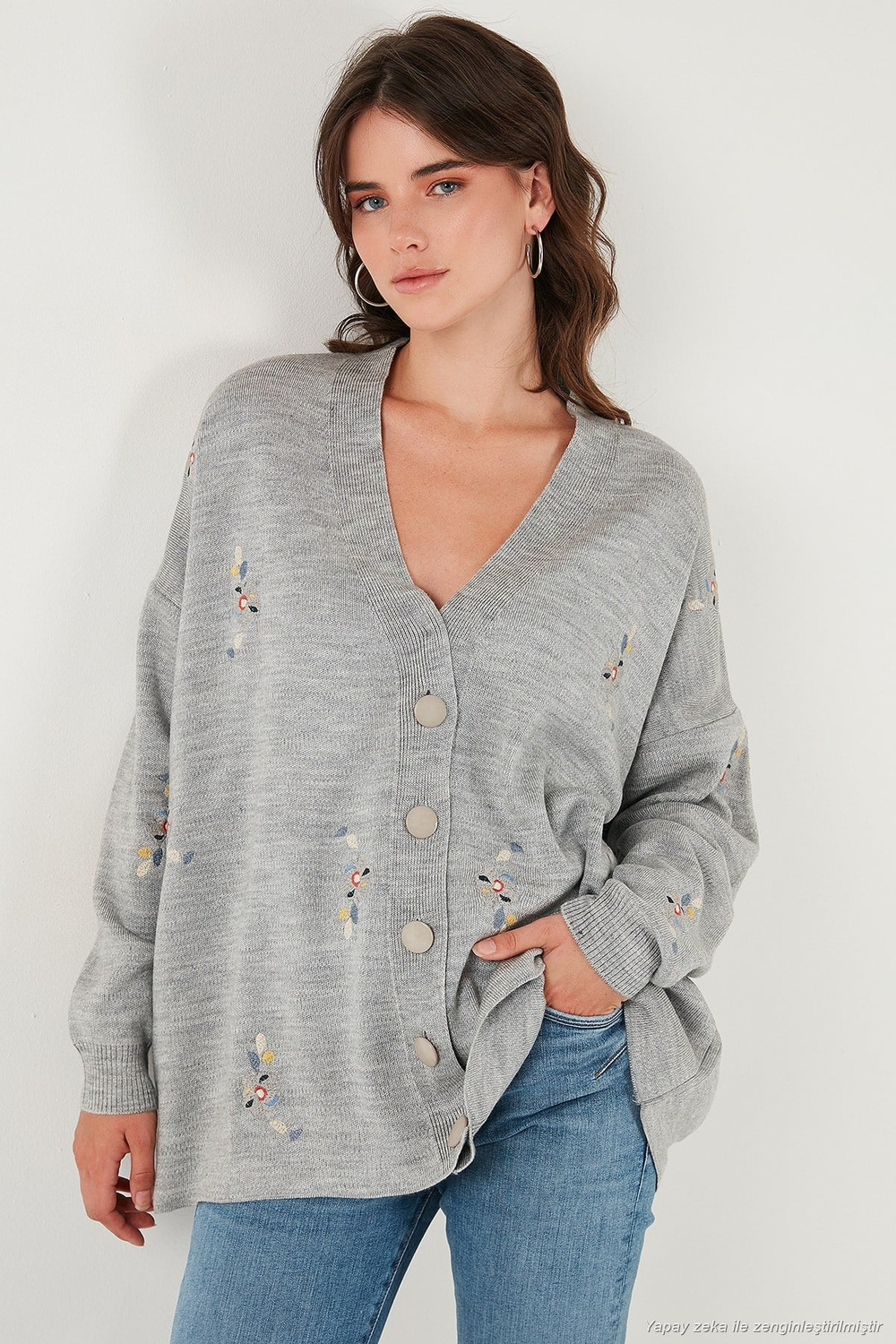 Çiçek İşlemeli Oversize Fit V Yaka Düğmeli Kadın Hırka 4616191 AÇIK GRİ