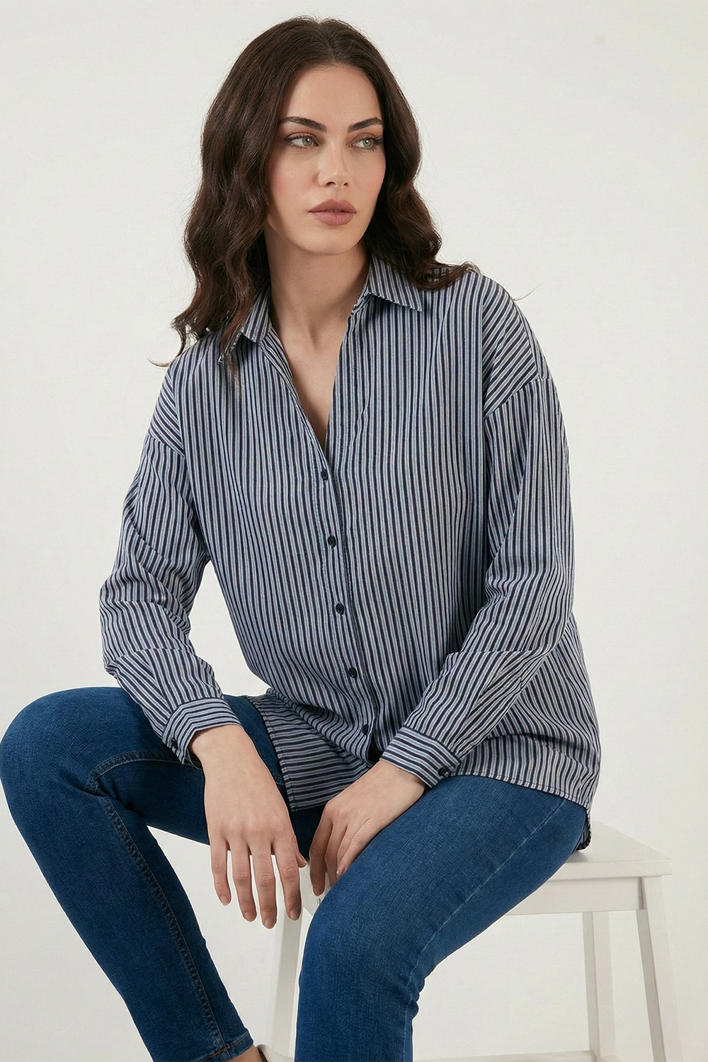 Çizgili Oversize Fit Klasik Yaka Uzun Kollu Kadın Gömlek 6925475 SİYAH