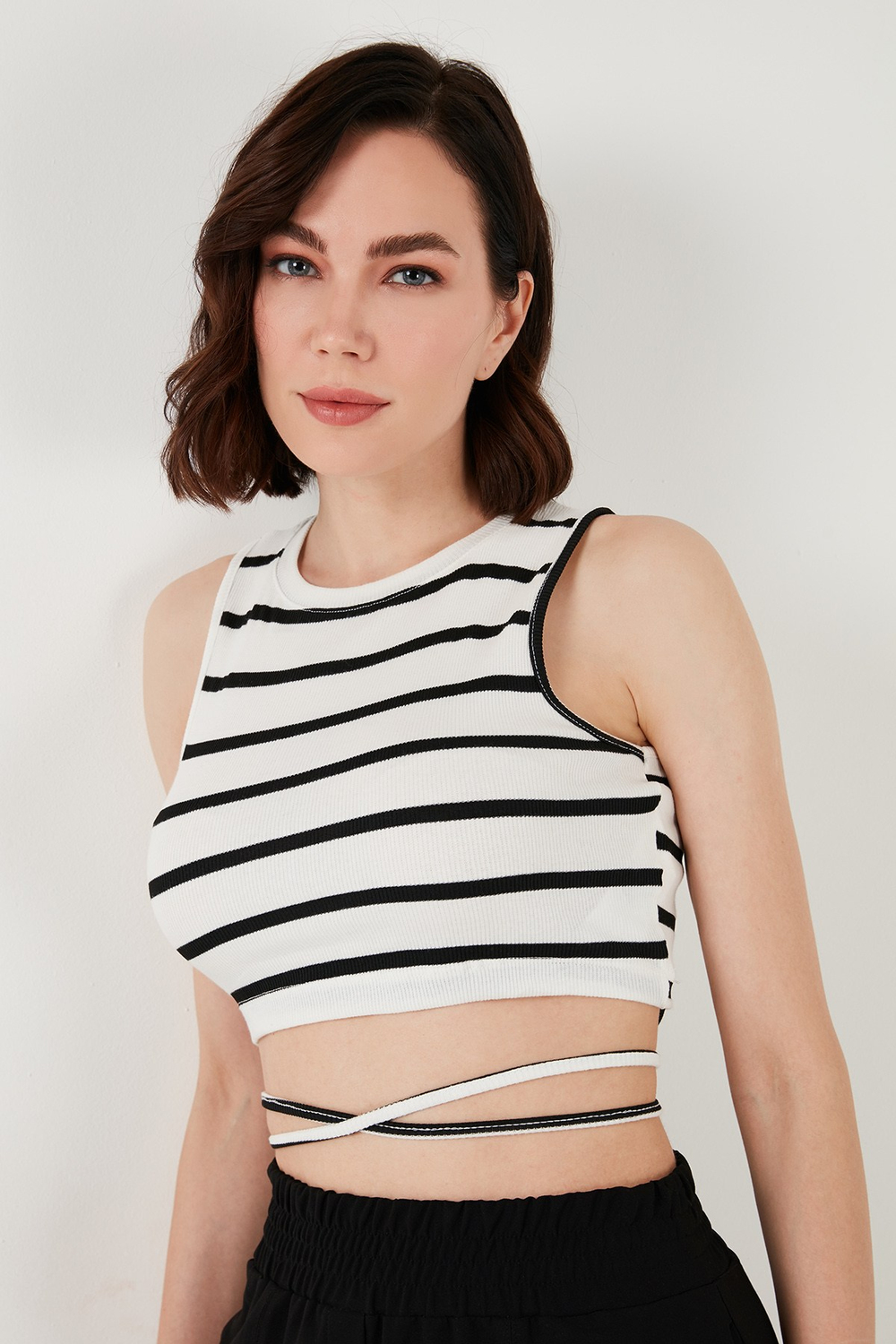 Çizgili Slim Fit Bağlama Detaylı Kadın Crop 5865715 BEYAZ-SİYAH