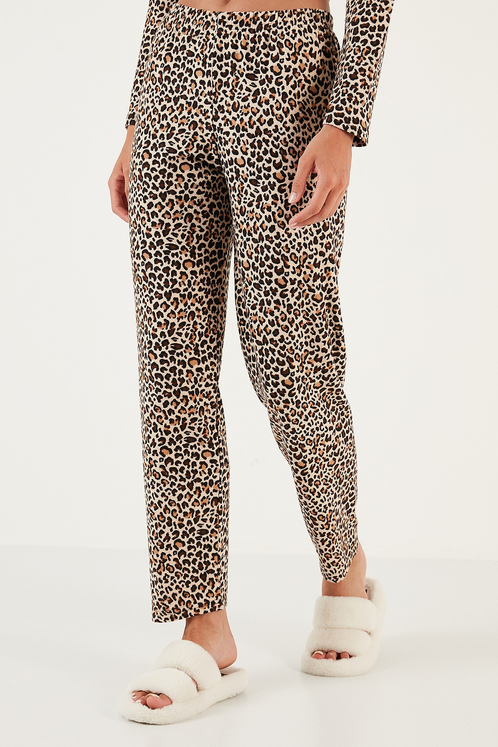 Desenli Beli Lastikli Gömlek Yaka Dokuma Kadın Pijama Takımı 6095660W4 LEOPAR