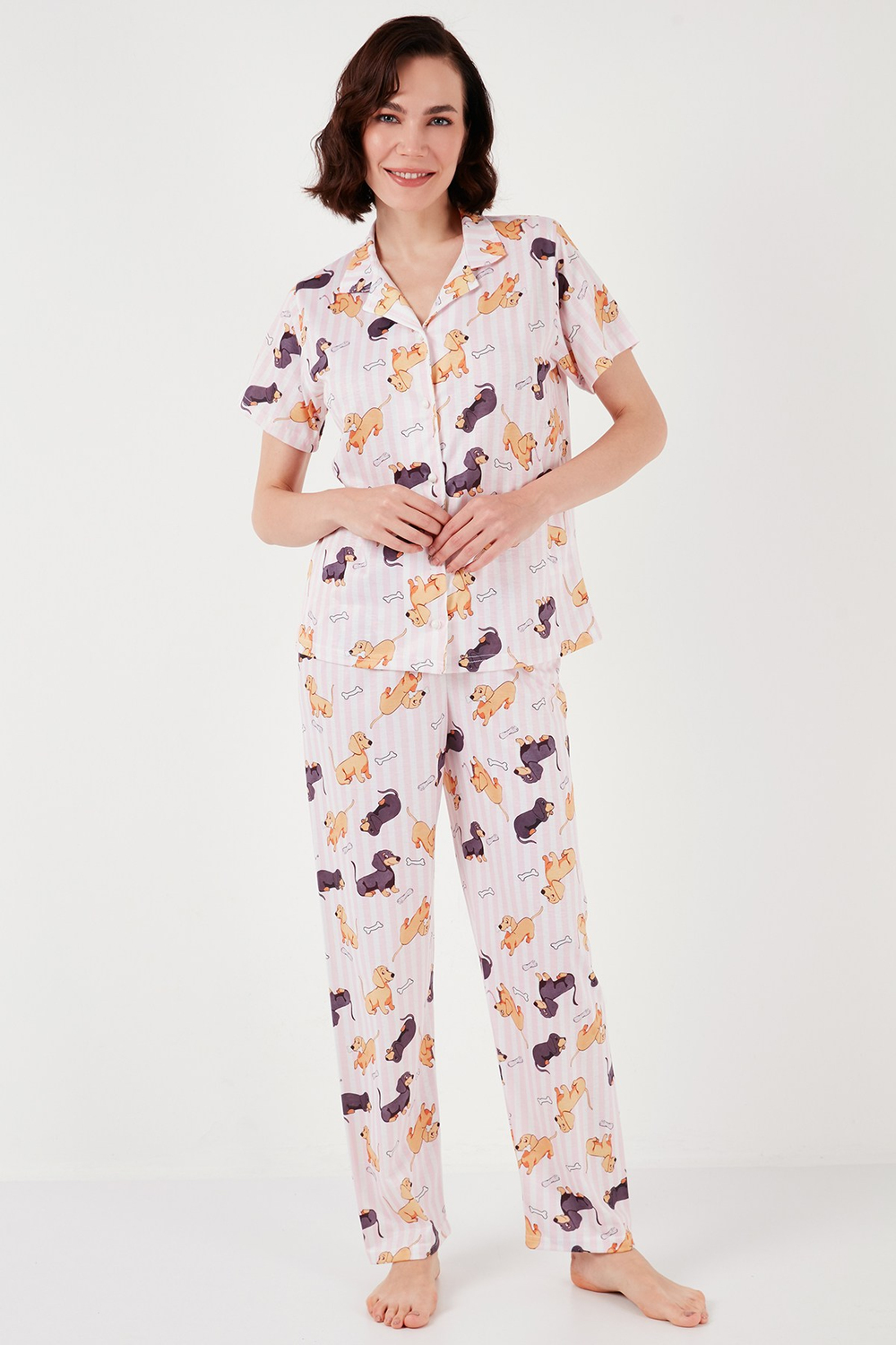 Desenli Kısa Kollu Beli Lastikli Gömlek Yaka Dokuma Regular Fit Kadın Pijama Takımı 6571010 PEMBE