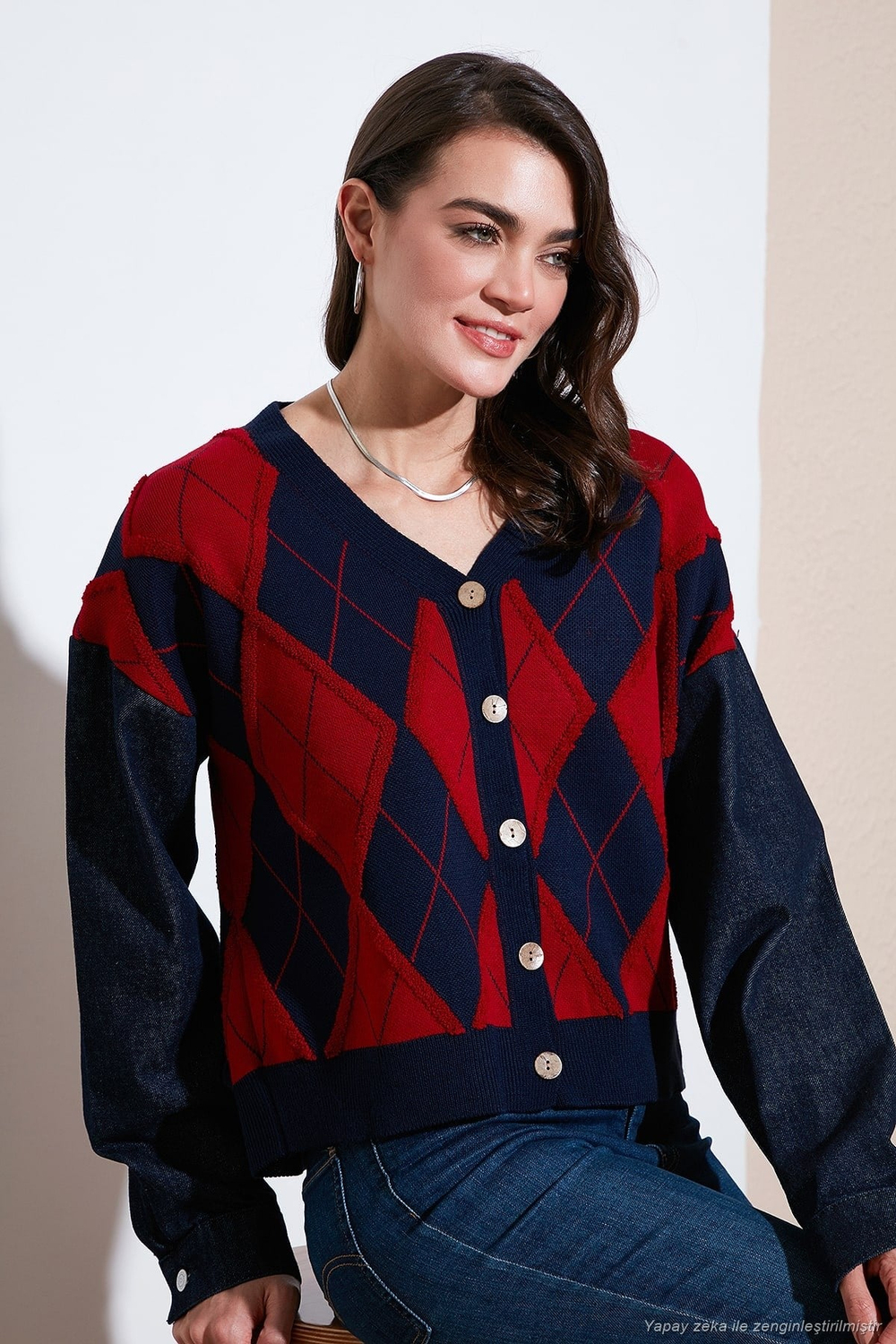 Desenli Regular Fit Düğmeli V Yaka Crop Kadın Hırka 4615553 LACİVERT-KIRMIZI