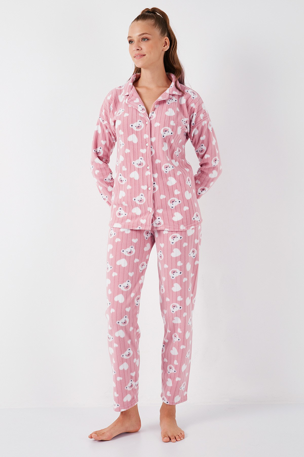 Desenli Standart Fit Düğmeli Polarlı Rahat Kışlık Kadın Pijama Takımı 6095617 PUDRA