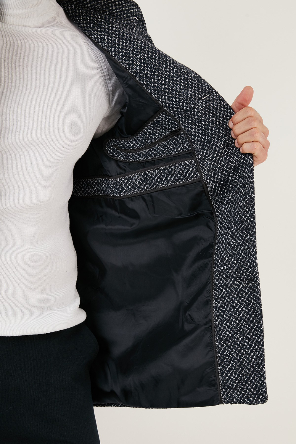 Düğmeli Dik Yaka Kırçıllı Slim Fit Kaşe Erkek Kaban 5841016 Lacivert Noktalı