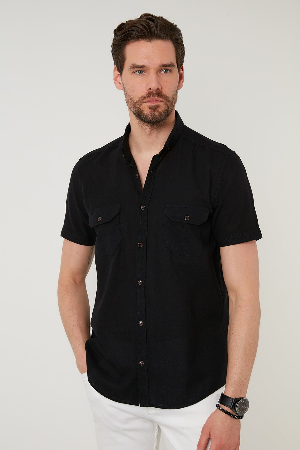 Düğmeli Yaka Pamuklu Slim Fit Cepli Erkek Gömlek CF21S111153 SİYAH