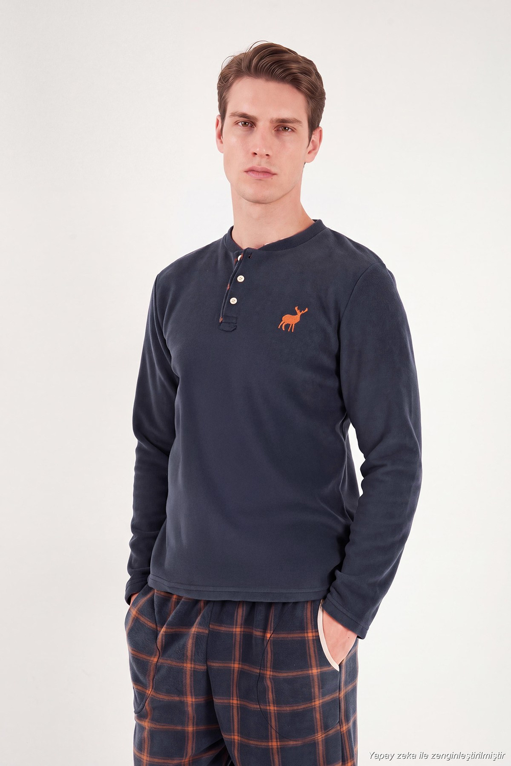 Ekoseli Düğmeli Bisiklet Yaka Yumuşak Polar Erkek Pijama Takımı 6097019 FÜME