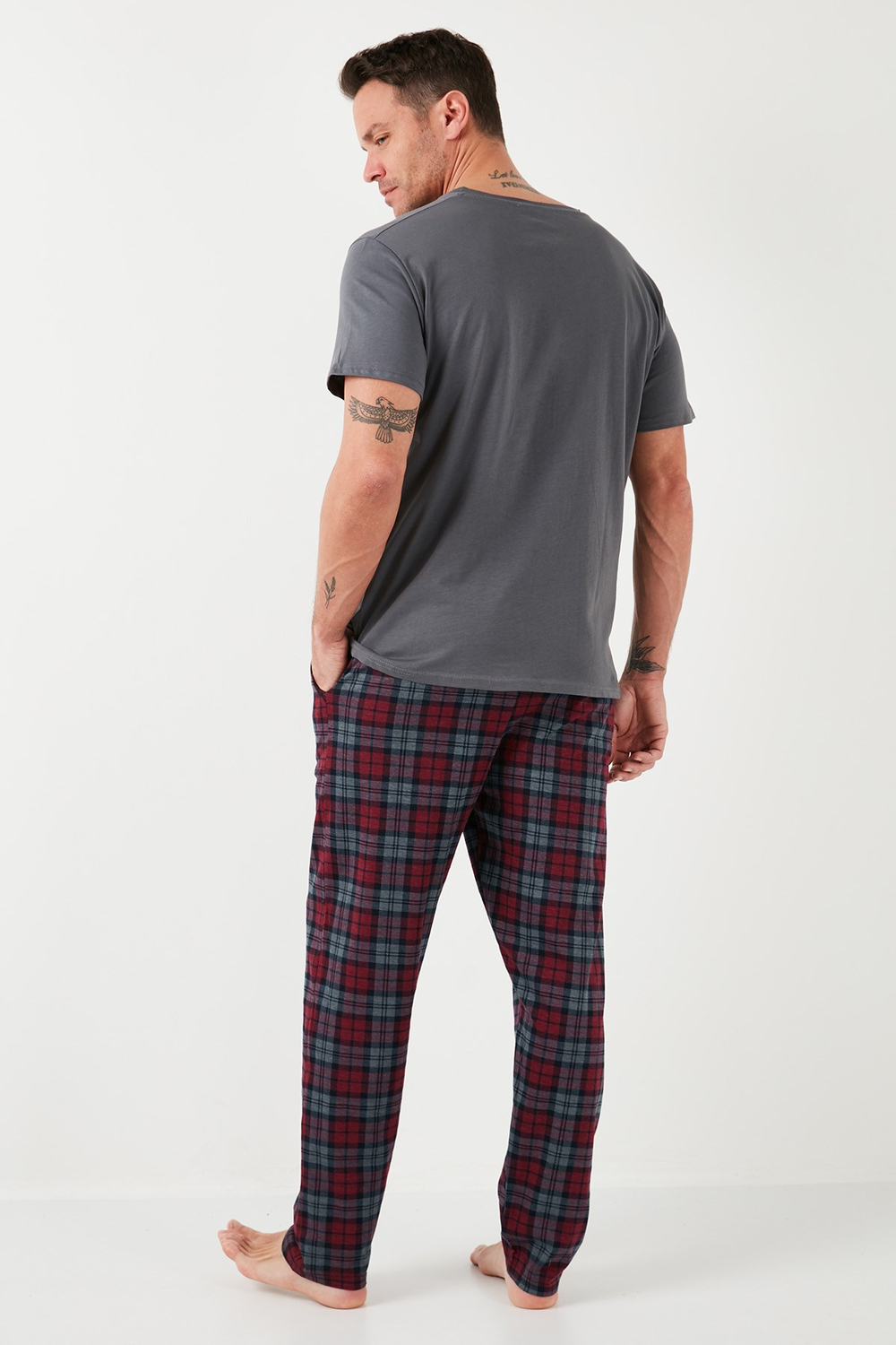 Ekoseli Pamuklu Beli Lastikli Regular Fit Kısa Kollu Erkek Pijama Takımı 6572004 FÜME